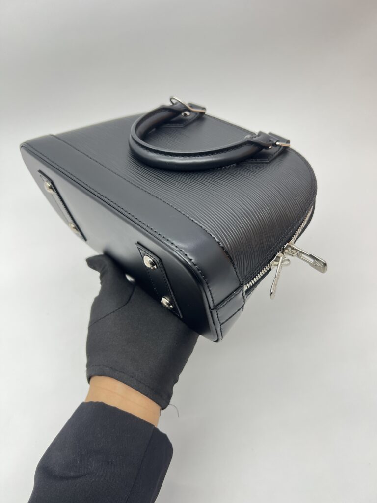 Louis Vuitton Alma BB Epi Noir SHW