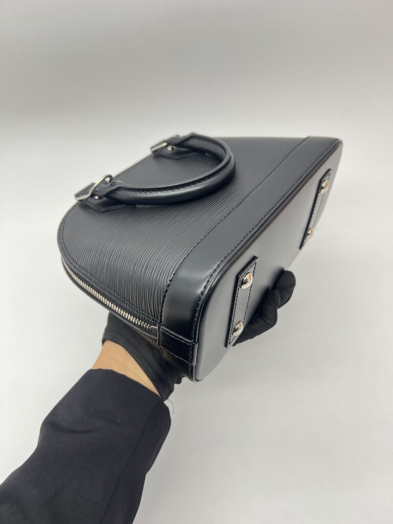 Louis Vuitton Alma BB Epi Noir SHW