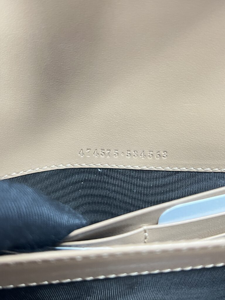 Gucci WOC Beige