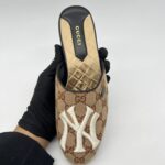 Gucci Gucci X Ny Yankees Mules GG Canvas Ny Logo
