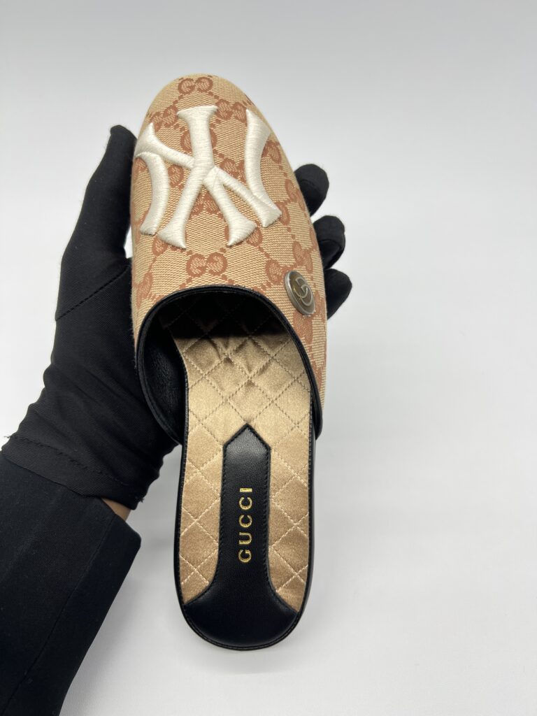 Gucci Gucci X Ny Yankees Mules GG Canvas Ny Logo