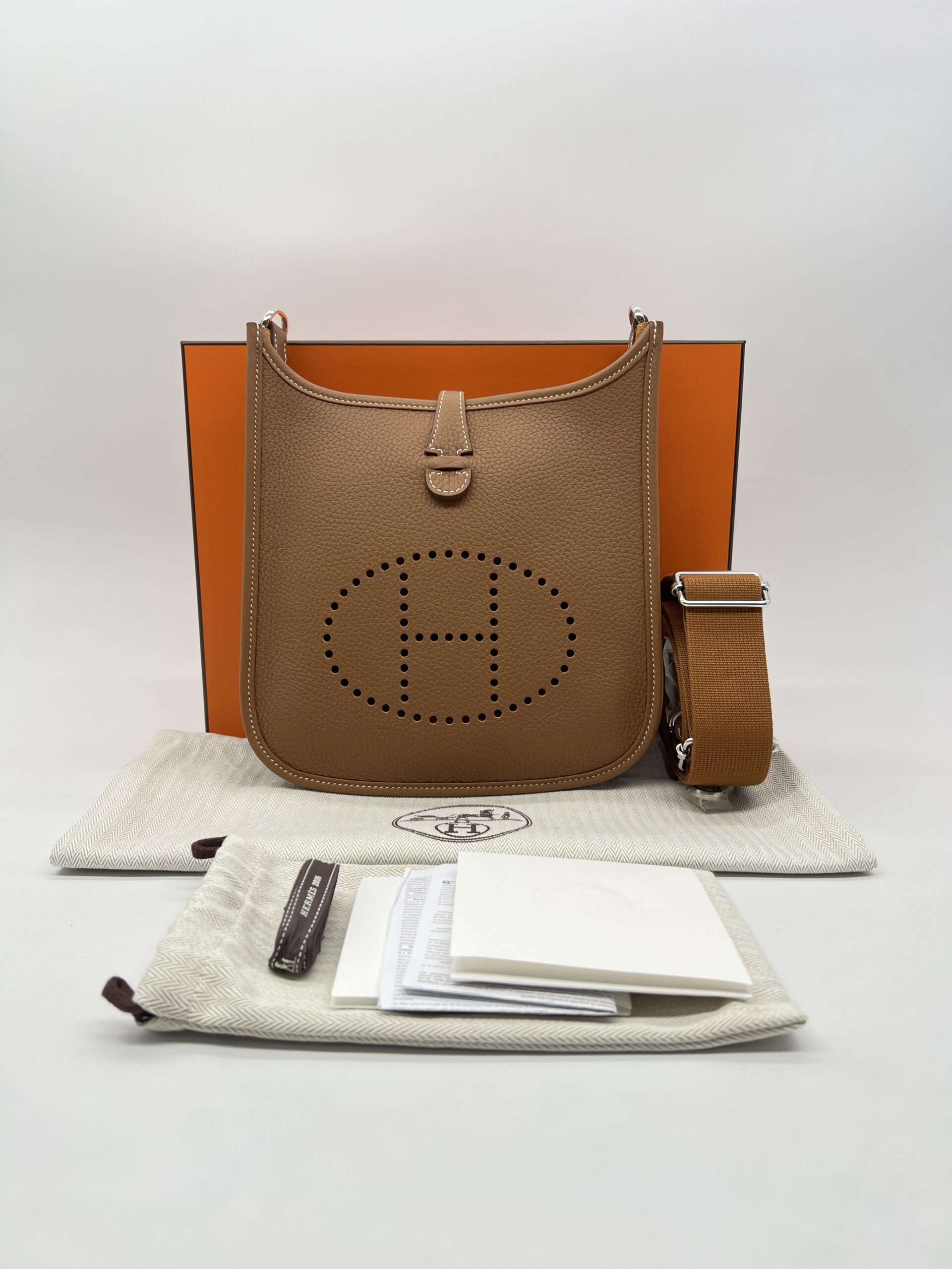 Hermes Evelyne 23 Poche Clemence Gold PHW