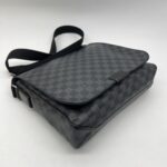 Louis Vuitton District Messenger Damier Graphite SHW