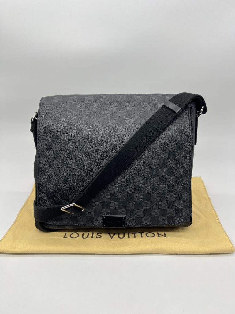 Louis Vuitton District Messenger Damier Graphite SHW