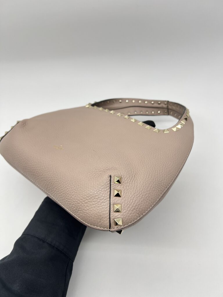 Valentino Rockstud Hobo Grained Poudre GHW