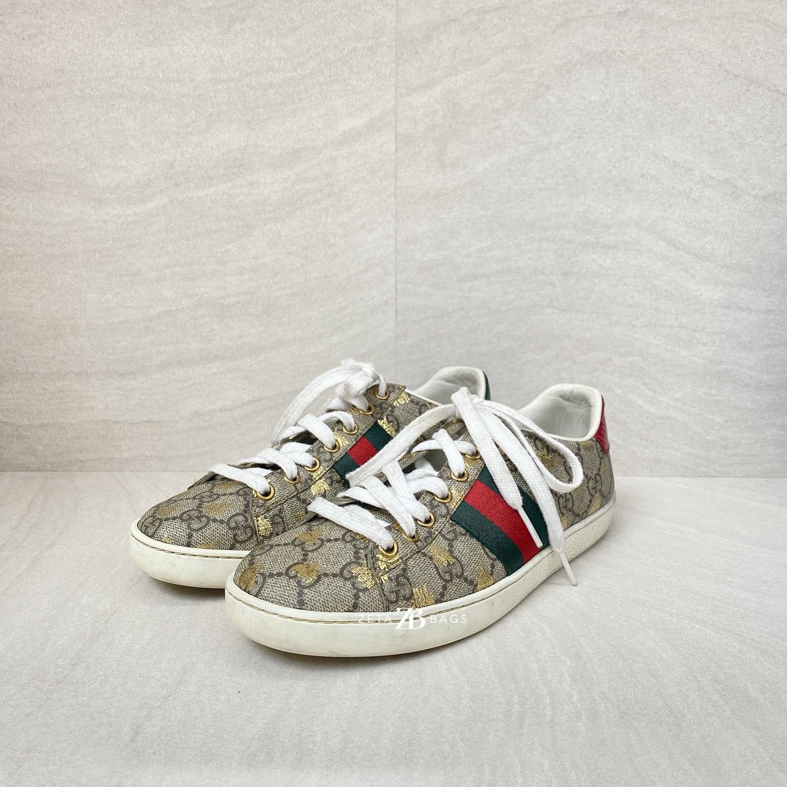 Gucci Ace Sneakers GG Supreme Bee