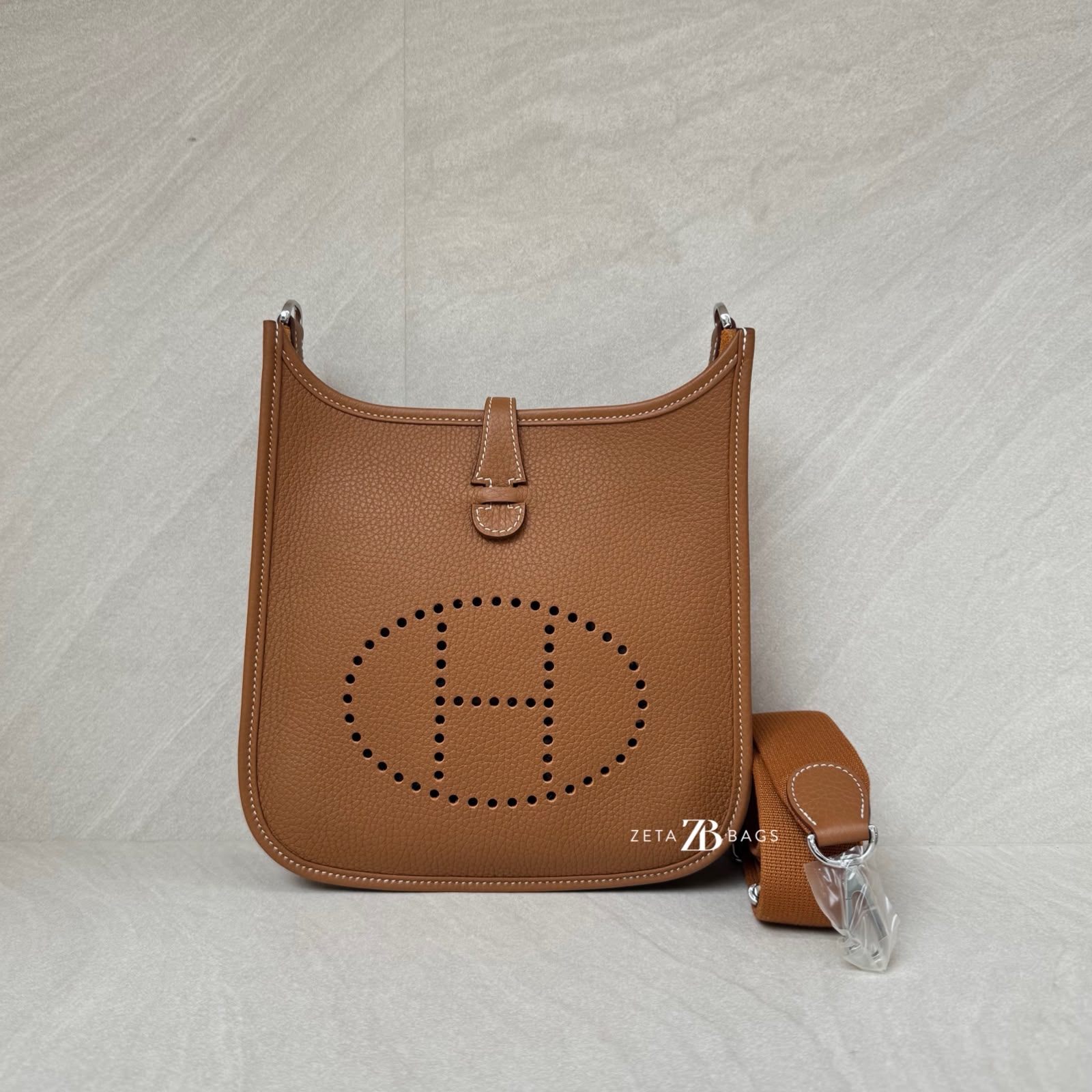 Hermes Evelyne 23 Poche Clemence Gold PHW