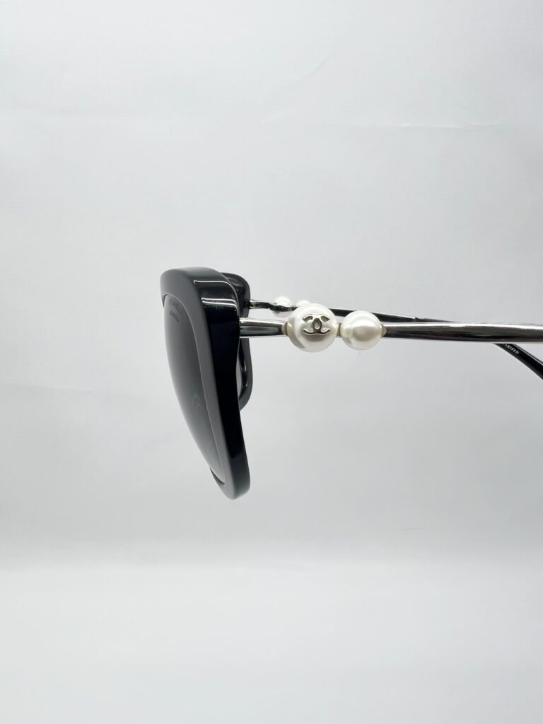 Polarized Butterfly Winter Pearl Black Sunglasses