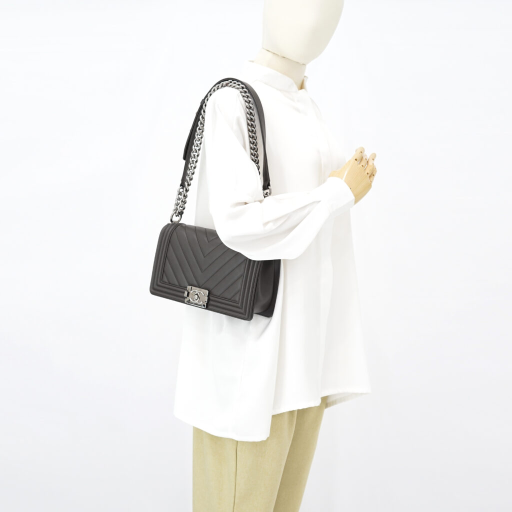 Chanel Boy 25 Chevron Black SHW