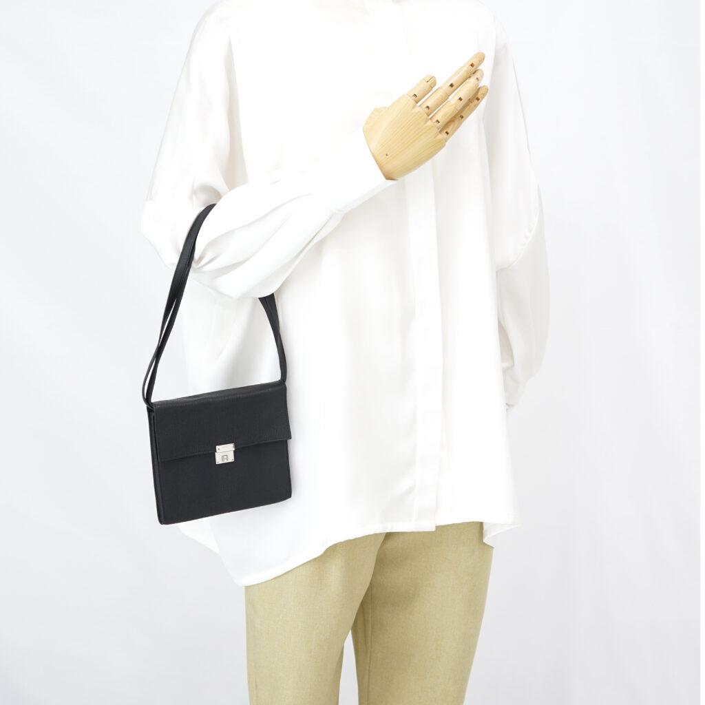 Hermes Sac Clic 16 Chevre Mysore Noir PHW