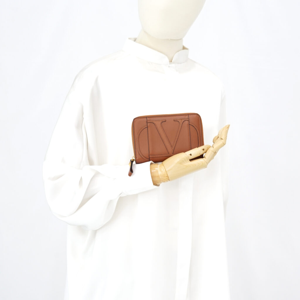 Valentino Vlogo Zip Wallet Brown GHW