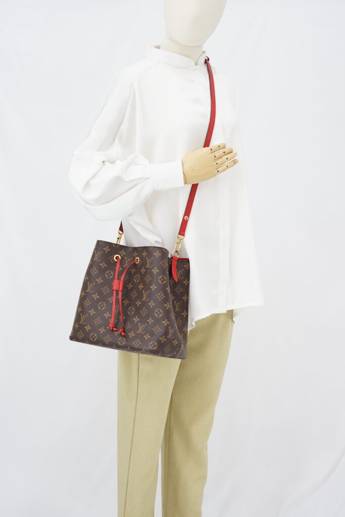 Louis Vuitton Neo Noe MM Monogram Coquelicot GHW