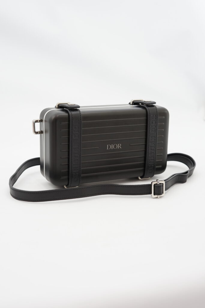 Dior Amenity Kit Aluminium Black SHW