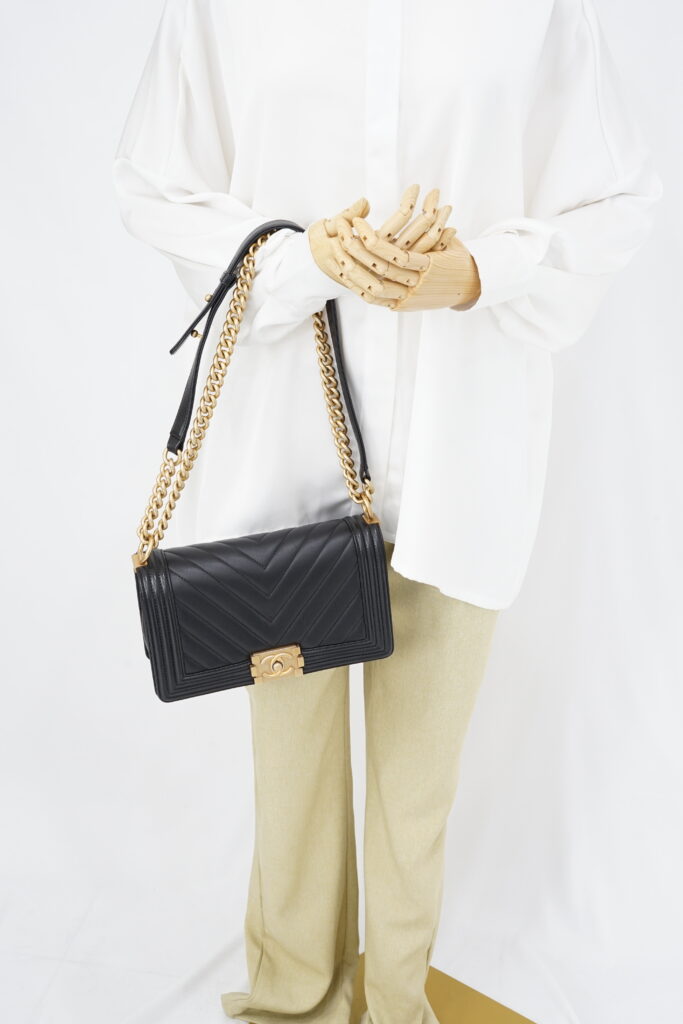 Chanel Boy 25 Chevron Black GHW