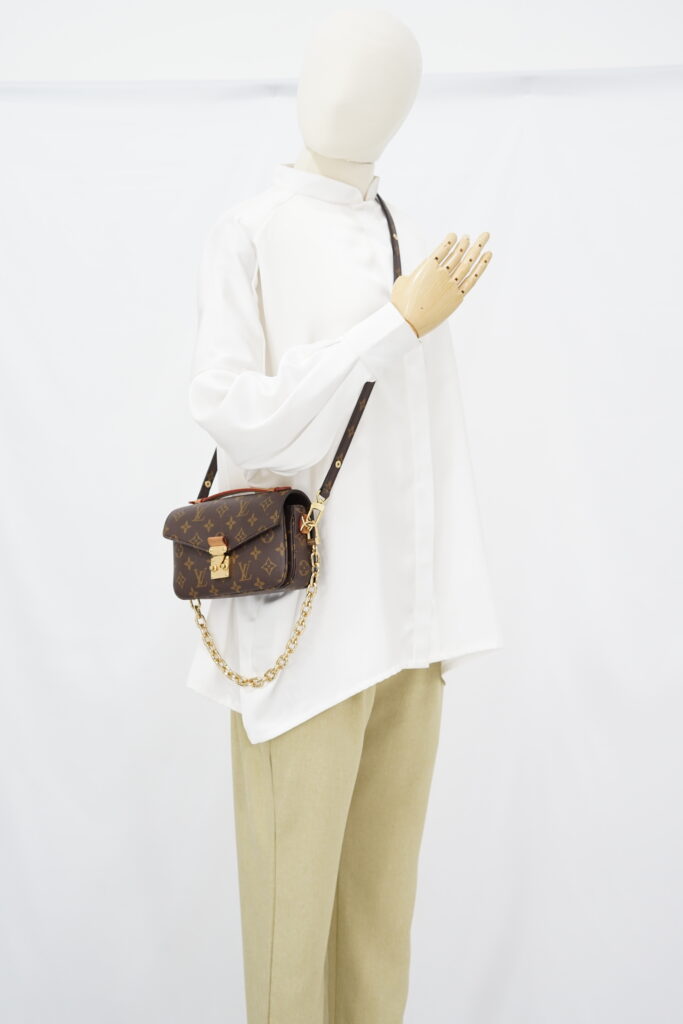 Louis Vuitton Metis East West Monogram GHW