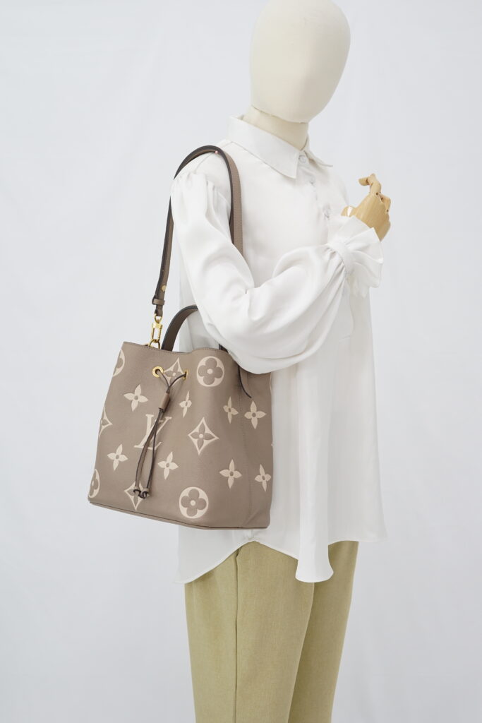 Louis Vuitton Neo Noe MM Monogram Empreinte Giant Tourterelle Creme GHW