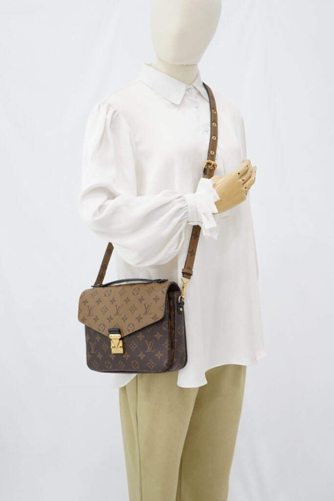Louis Vuitton Metis MM Monogram Reverse GHW