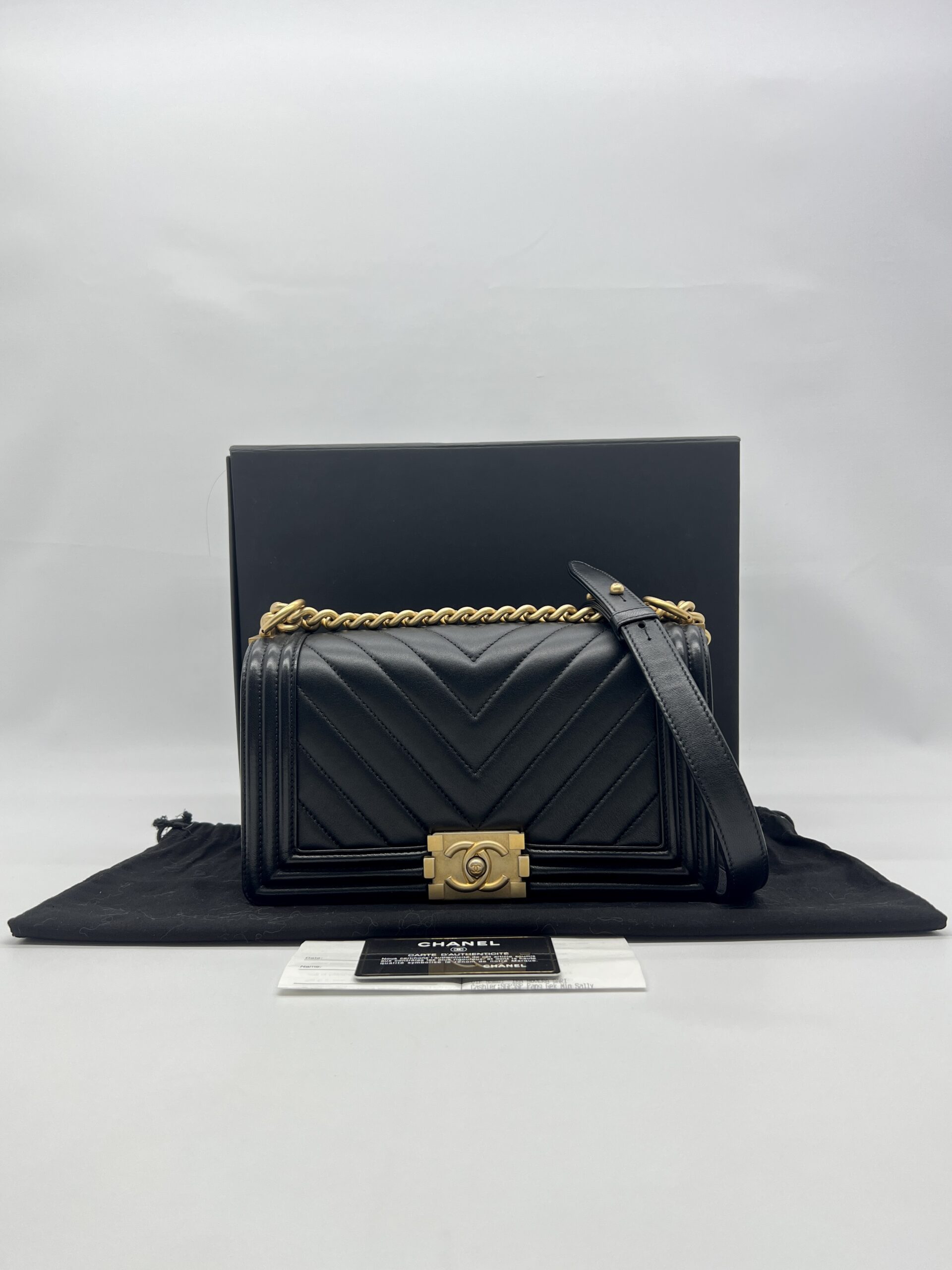 Chanel Boy 25 Chevron Black GHW