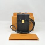 Louis Vuitton Pochette Trunk Verticale Epi Black GHW