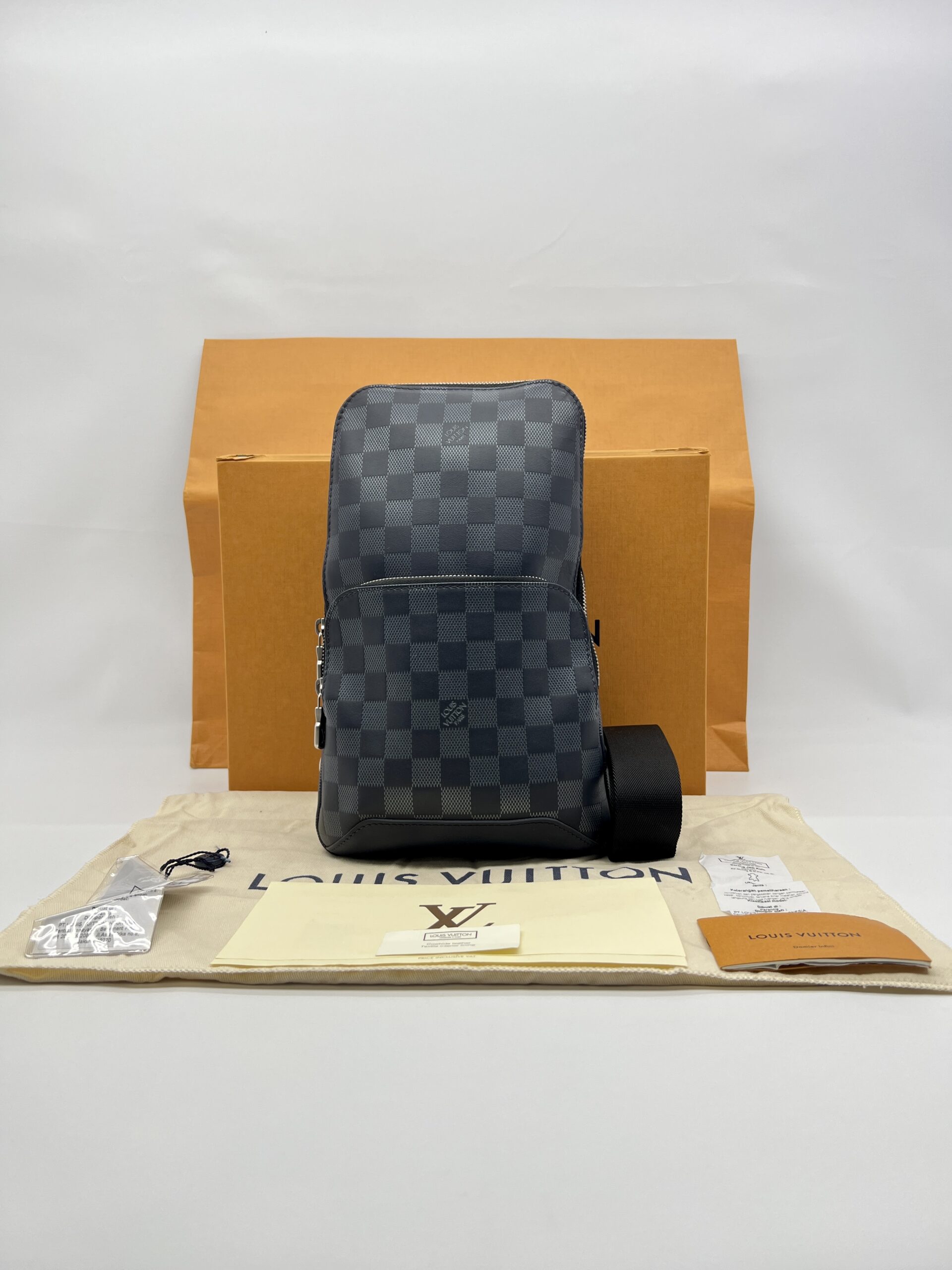 Louis Vuitton Avenue Sling Bag Damier Graphite SHW