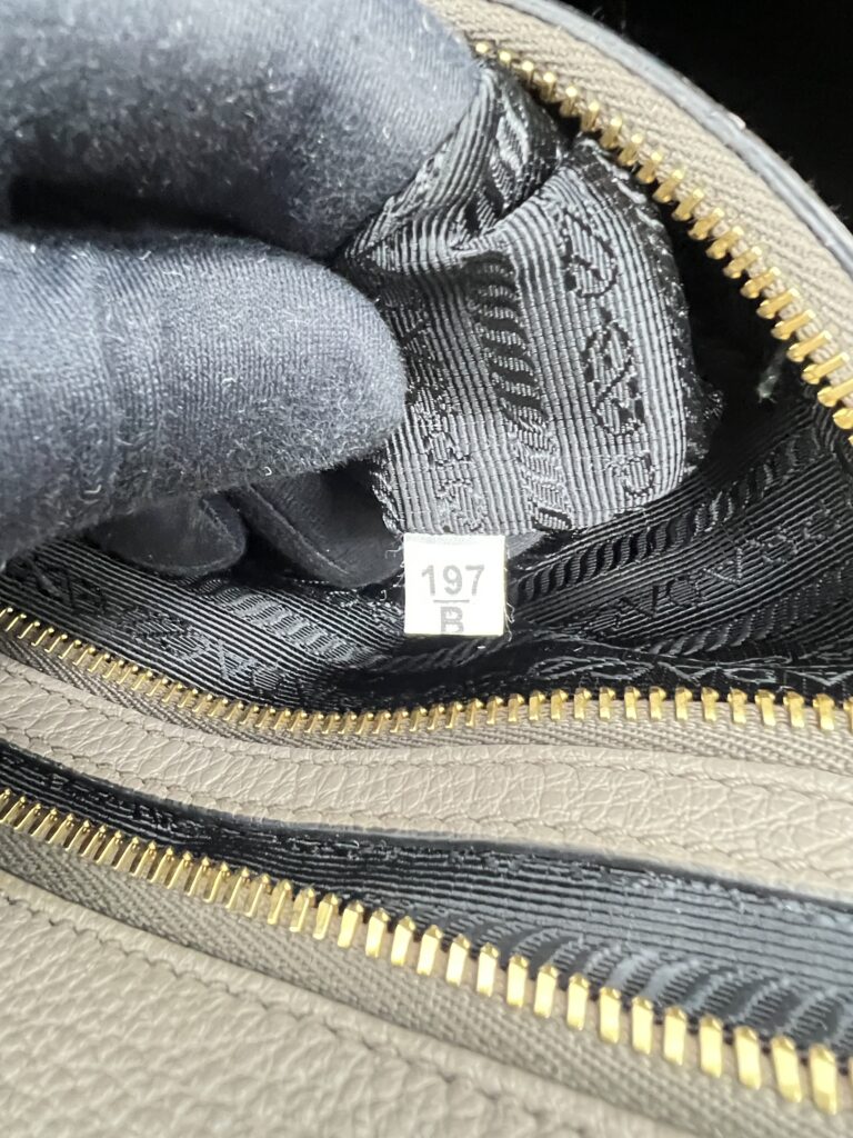 Prada Vitello Phenix Bauletto Argilla