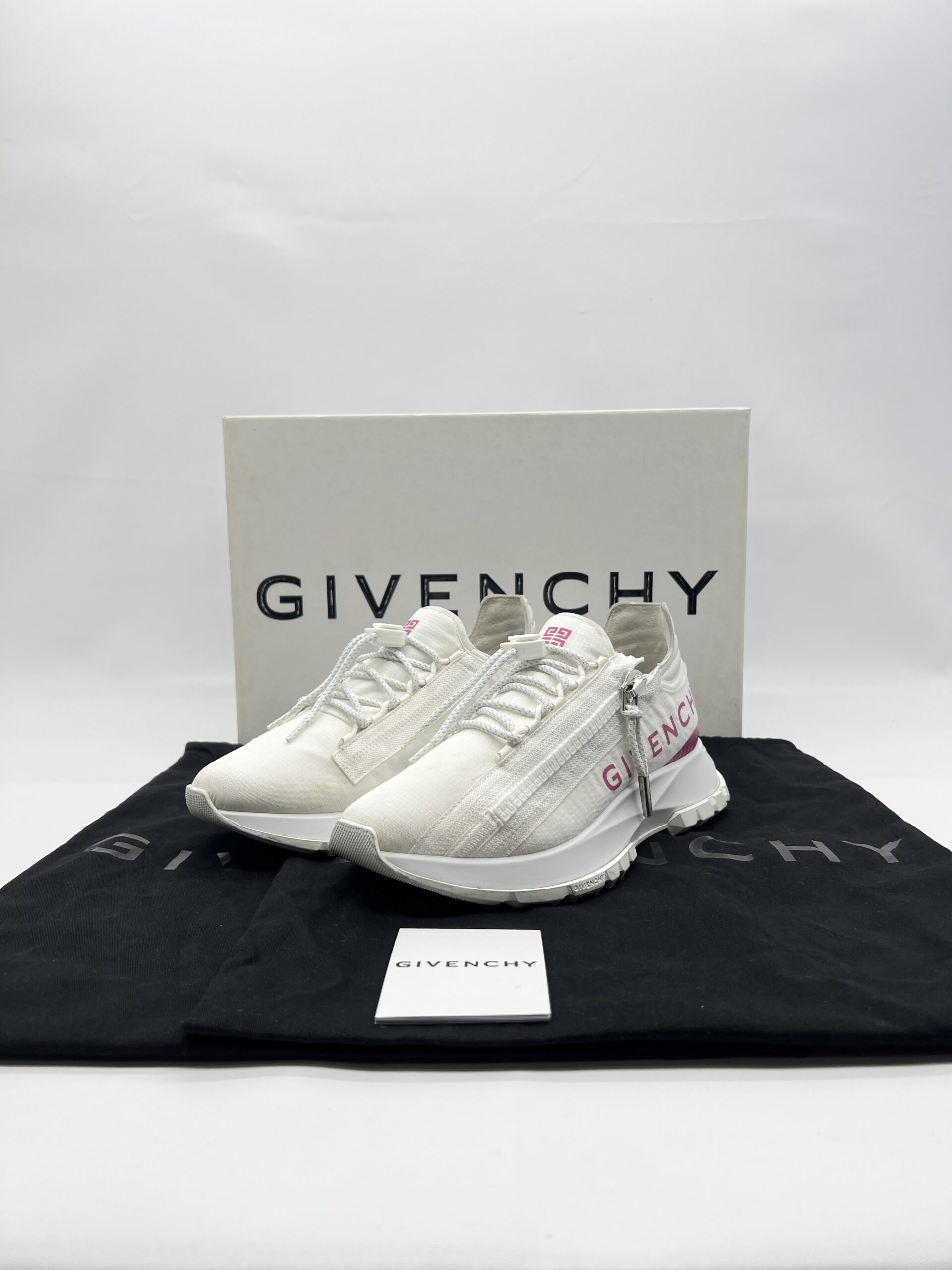 Givenchy Spectre Runner White/Fuchsia