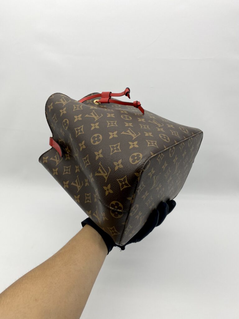 Louis Vuitton Neo Noe MM Monogram Coquelicot GHW
