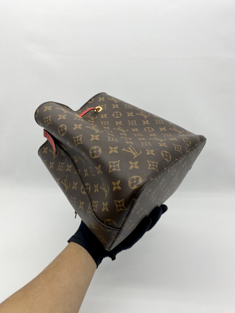 Louis Vuitton Neo Noe MM Monogram Coquelicot GHW