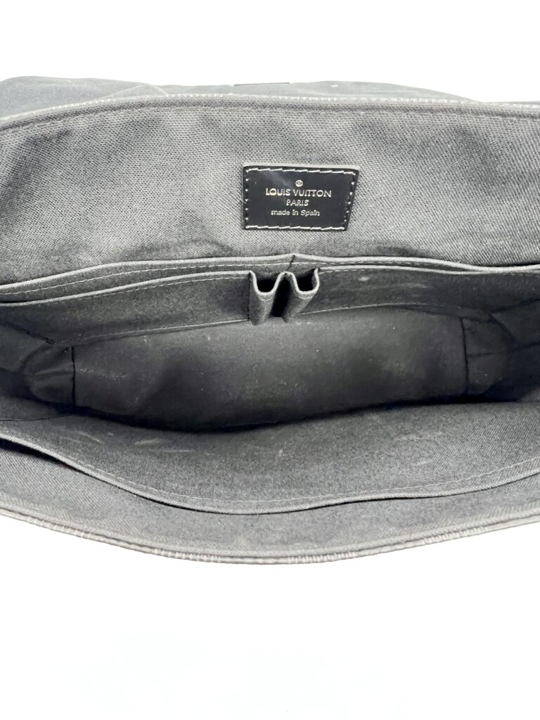 Louis Vuitton District Messenger Damier Graphite SHW