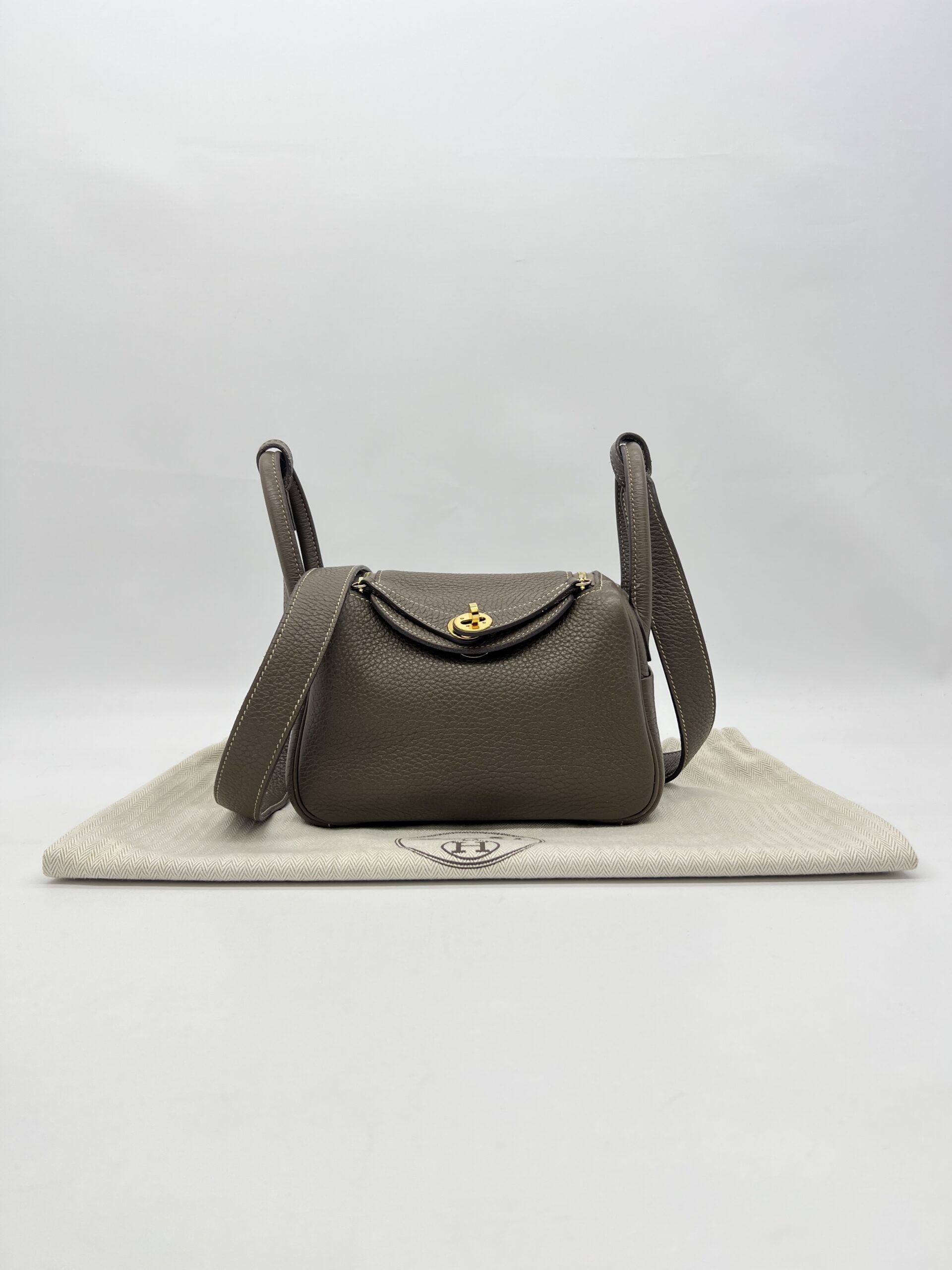 Hermes Mini Lindy Clemence Etoupe GHW