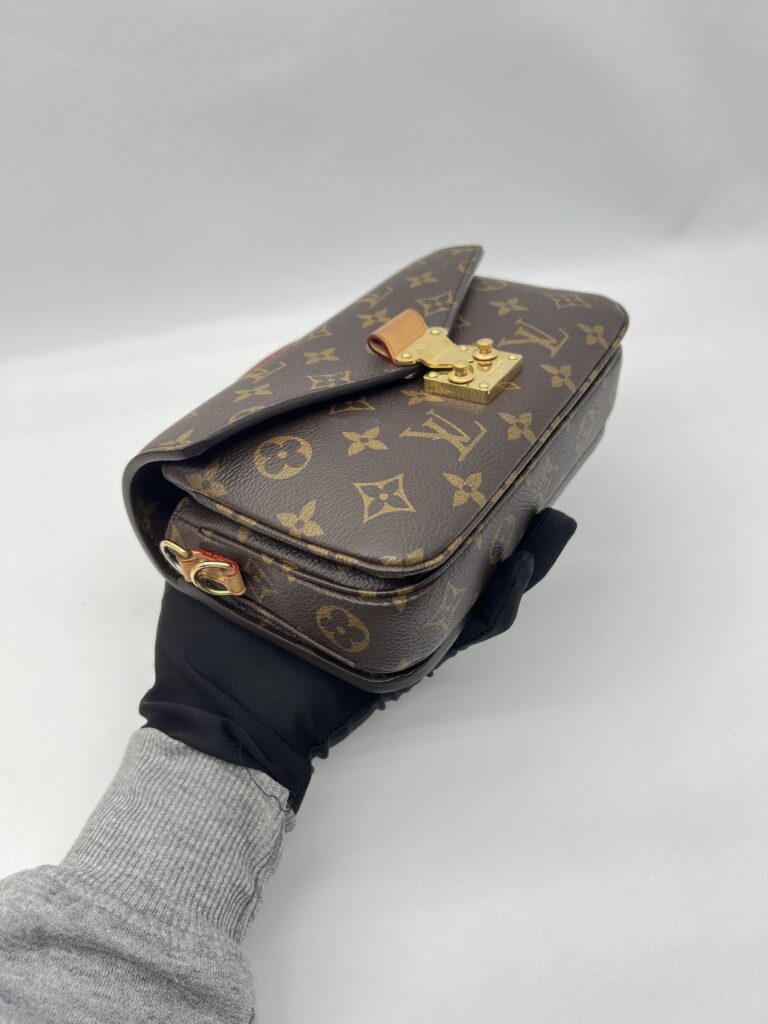 Louis Vuitton Metis East West Monogram GHW