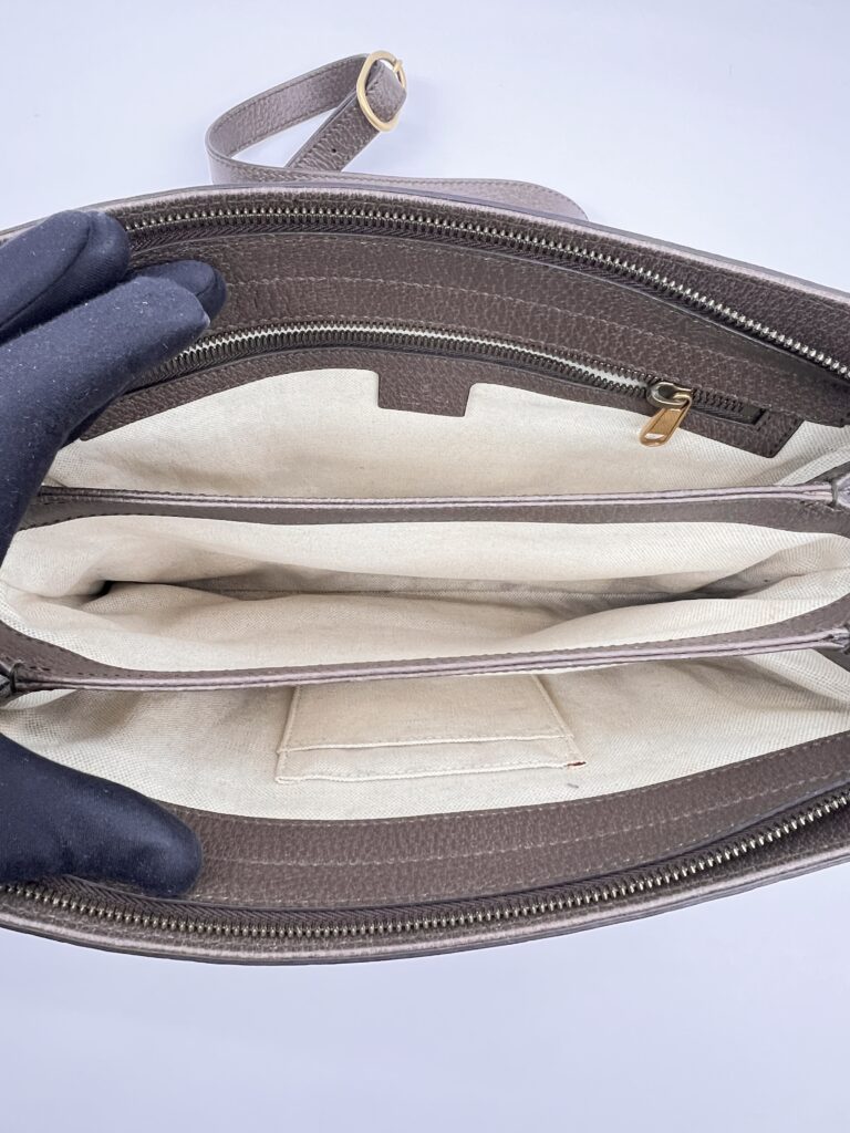 Gucci Crossbody Shoulder Bag GG Supreme GHW