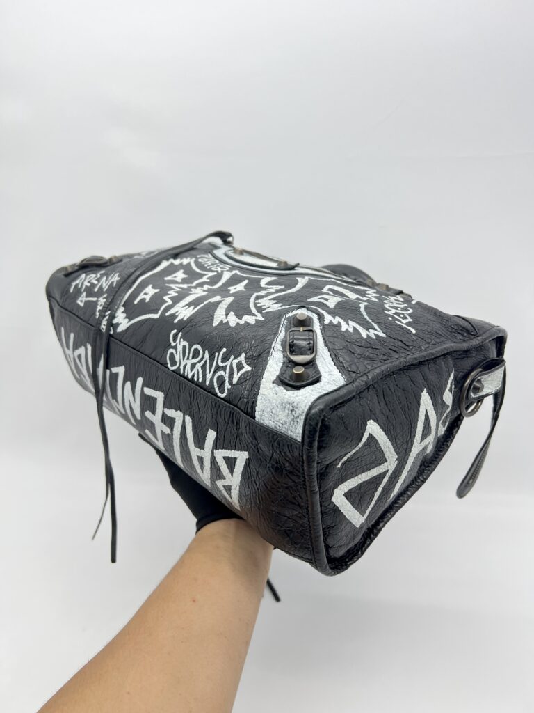 Balenciaga Reguler Classic City Graffiti Black White