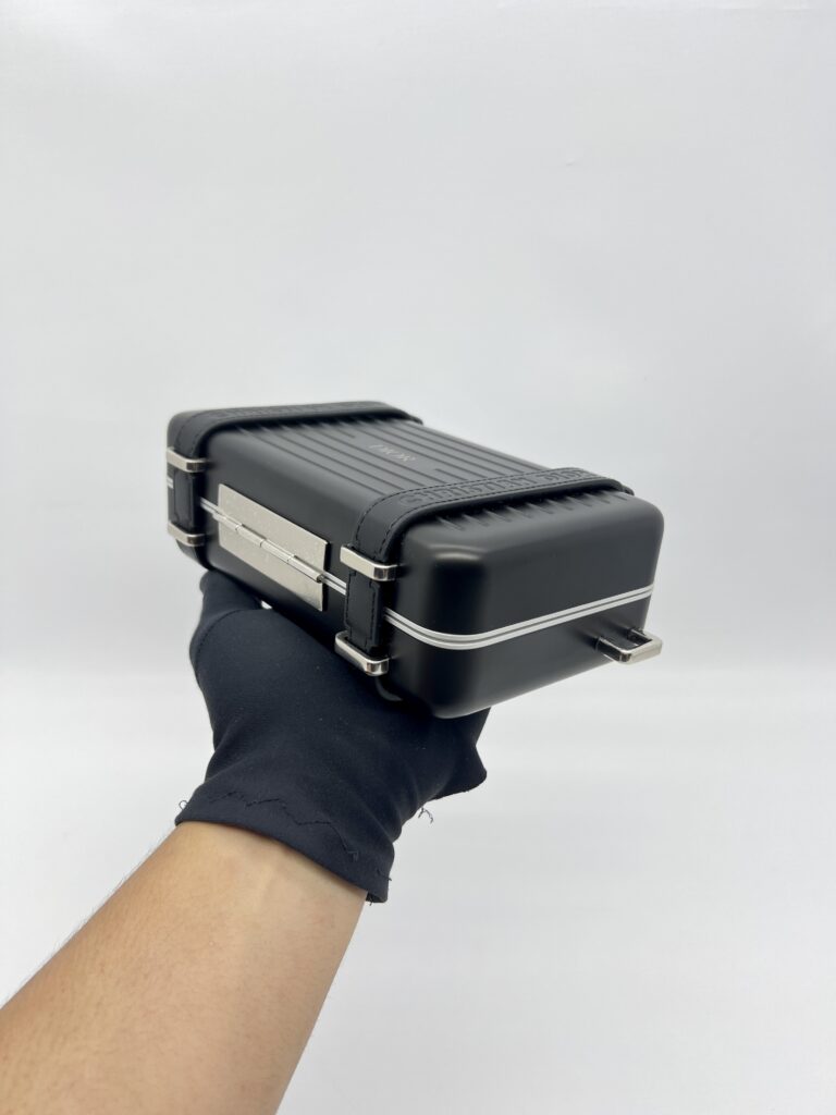 Dior Amenity Kit Aluminium Black SHW