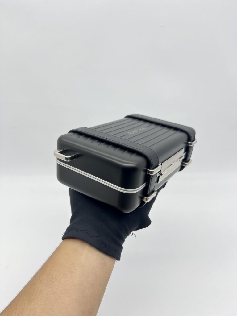 Dior Amenity Kit Aluminium Black SHW