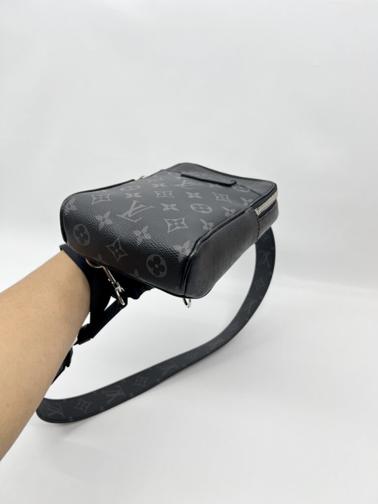 Louis Vuitton Outdoor Slingbag Taigarama Noir Monogram Eclipse SHW