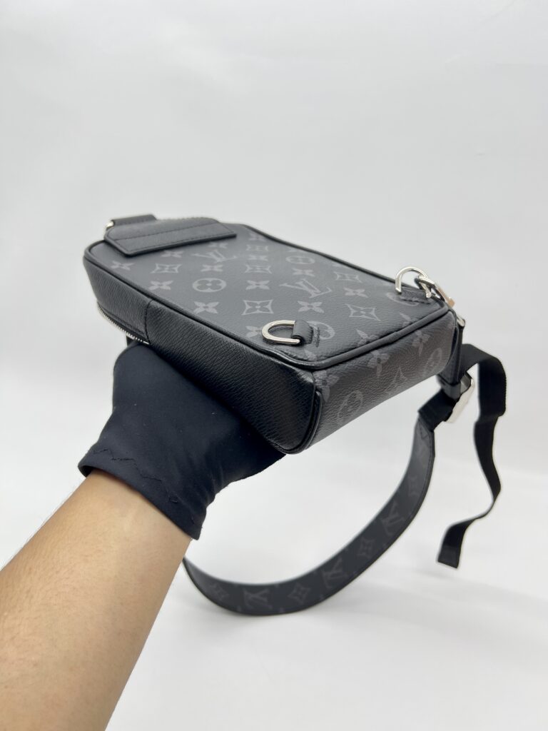 Louis Vuitton Outdoor Slingbag Taigarama Noir Monogram Eclipse SHW