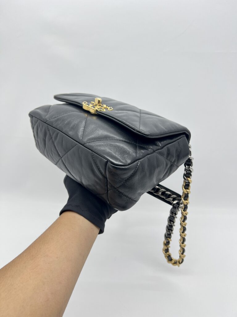 Chanel C19 Small Black