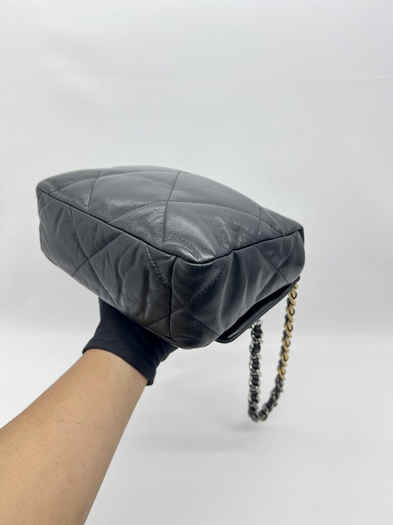 Chanel C19 Small Black