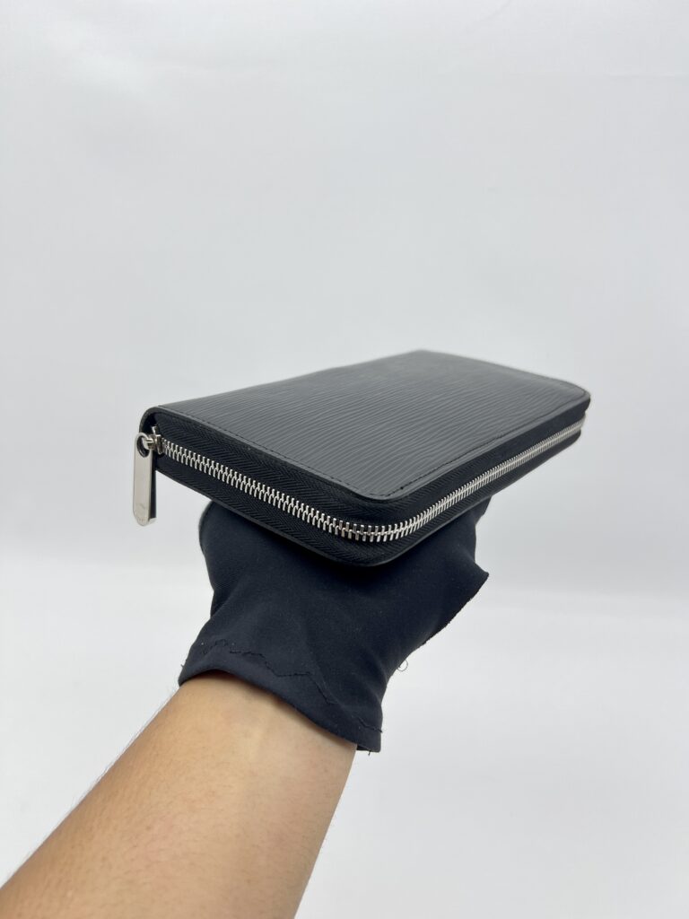 Louis Vuitton Zippy Organizer Wallet Epi Black SHW