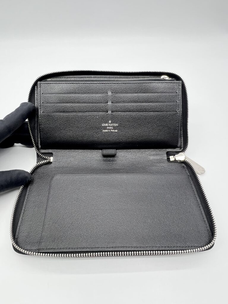 Louis Vuitton Zippy Organizer Wallet Epi Black SHW