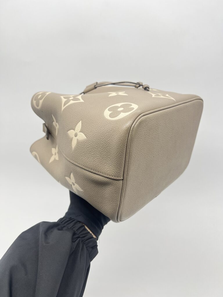 Louis Vuitton NeoNoe MM Monogram Empreinte Giant Tourterelle Crème GHW
