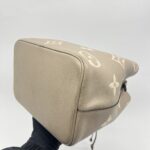 Louis Vuitton NeoNoe MM Monogram Empreinte Giant Tourterelle Crème GHW
