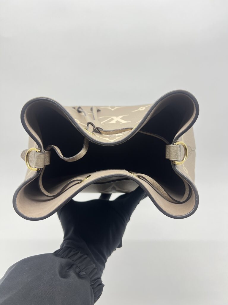 Louis Vuitton NeoNoe MM Monogram Empreinte Giant Tourterelle Crème GHW