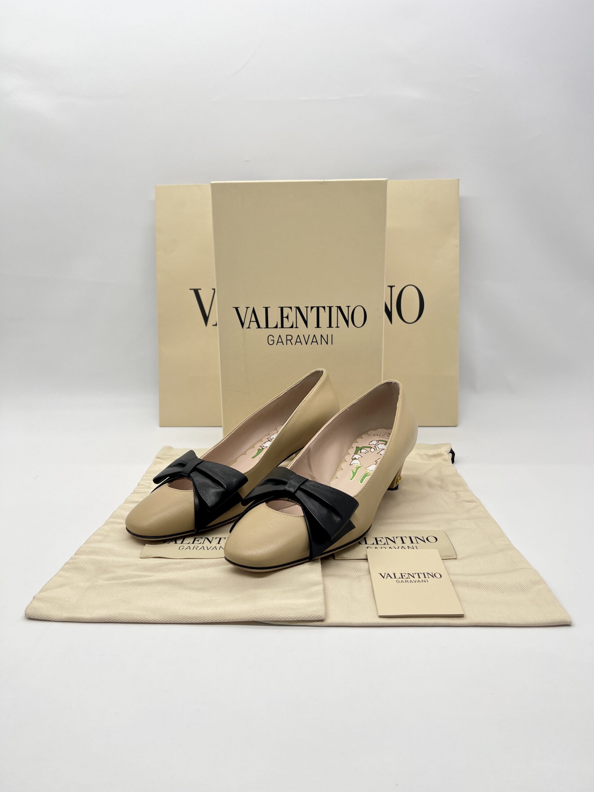 Velentino Bowow 45 Pump Heels Nude Black