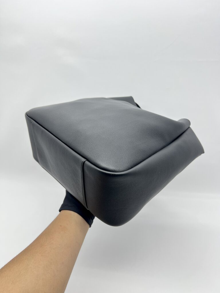 Saint Laurent Le 5 A 7 Supple Large Black GHW