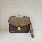 Louis Vuitton Metis MM Monogram Reverse GHW