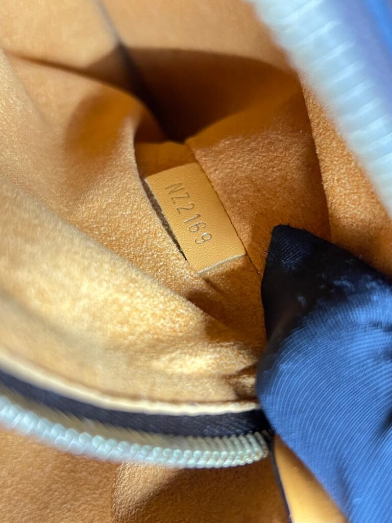 Louis Vuitton NeoNoé MM Damier Safran