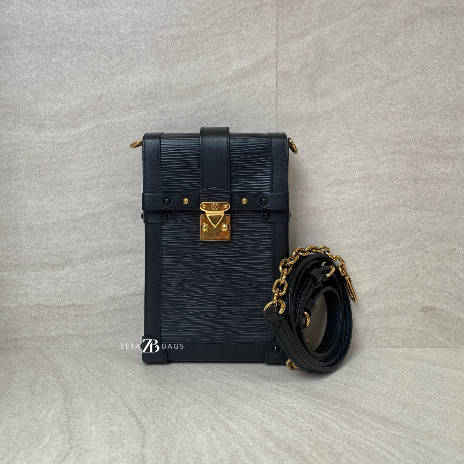 Louis Vuitton Pochette Trunk Verticale Epi Black GHW