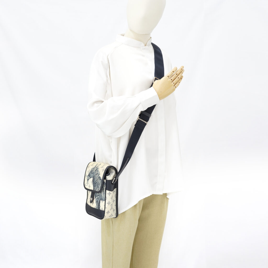 Louis Vuitton Savane Monogram Zebra Chapman White SHW